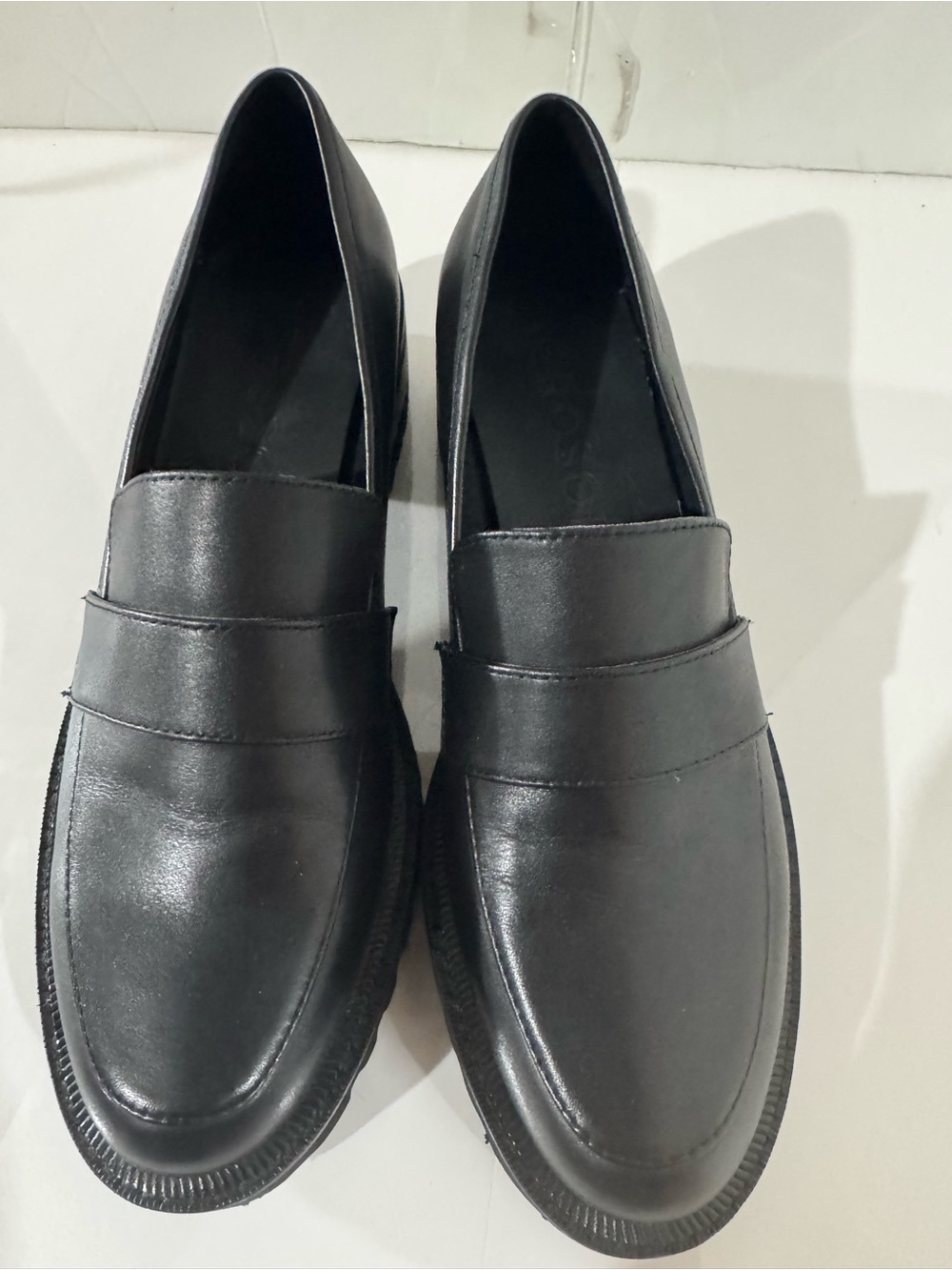 AEROSOLES Black Leather Slip-On Penny Loafers Size 9.5